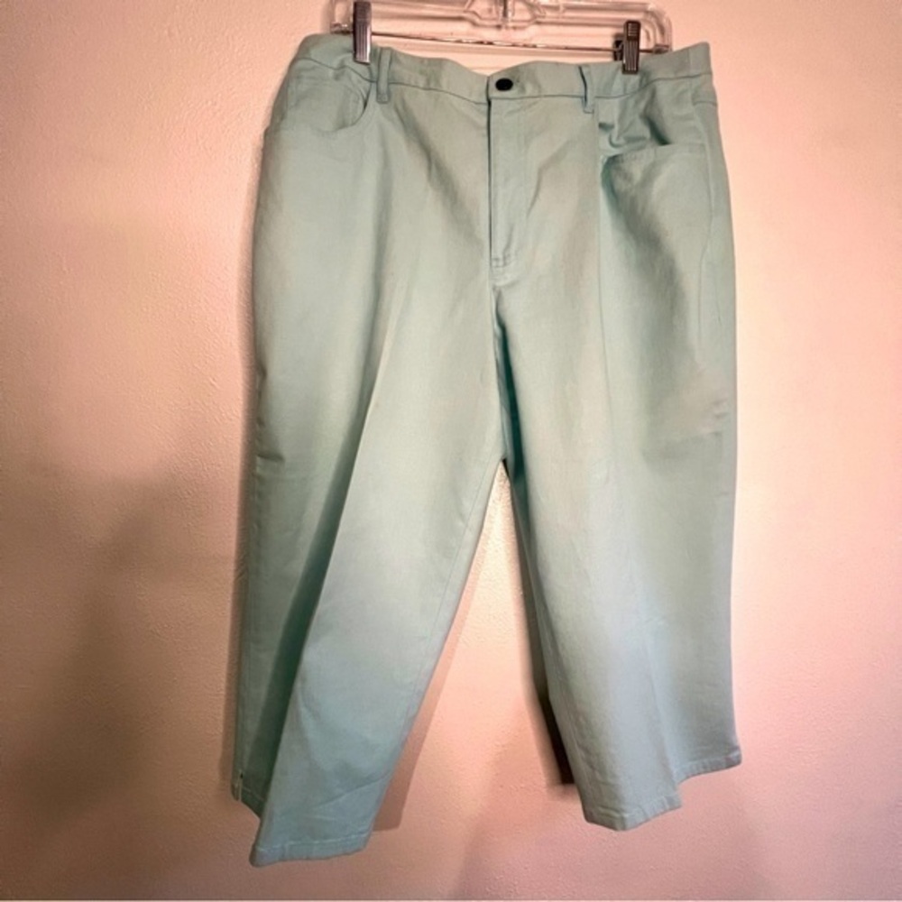 Talbots Petites powder blue stretch capris, Sz 16P. Preowned. EUC.